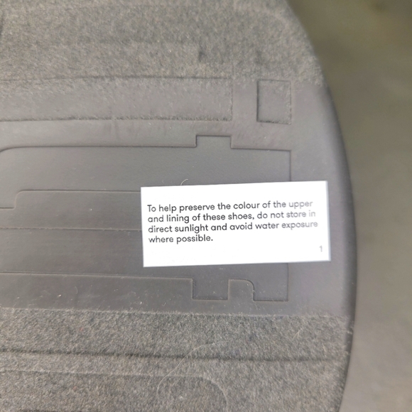 [BNIB] Fitflop Chrissie Pom Pom Felt Slippers Size 6 ⚫️⚫️ - Picture 12 of 13